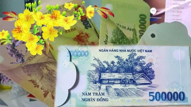   Những phong bao lì xì in hình tiền Việt nam đang được bán rầm rộ.  
