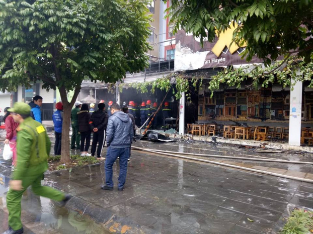 Hà Nội: Hiện trường quán ăn, cafe bị thiêu rụi sau vụ cháy dữ dội tại Nguyễn Văn Huyên 7