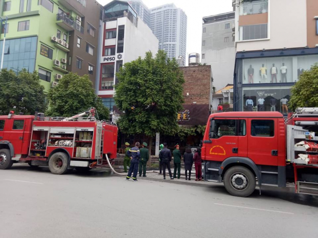 Hà Nội: Hiện trường quán ăn, cafe bị thiêu rụi sau vụ cháy dữ dội tại Nguyễn Văn Huyên 4