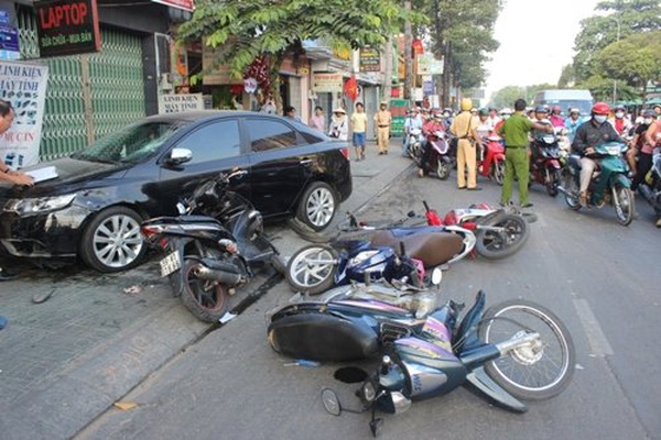   26 vụ tai nạn giao thông xảy ra trong ngày đầu tiên nghỉ Tết Kỷ Hợi.  