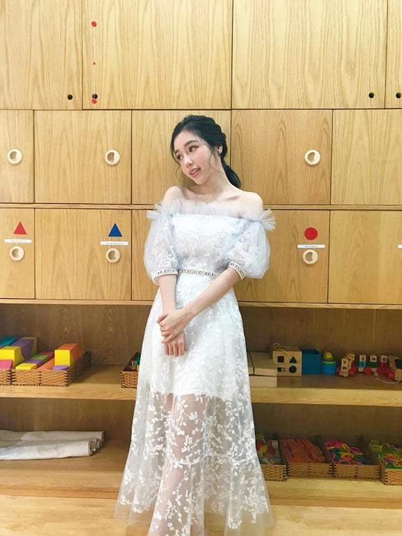 Váy trắng trễ vai - Giá Tốt, Miễn Phí Vận Chuyển, Đủ Loại | Shopee Việt Nam