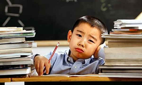 6 ly do bo me khong nen cho tre uong ca phe du chi mot ngum nho giadinhvietnam (1)