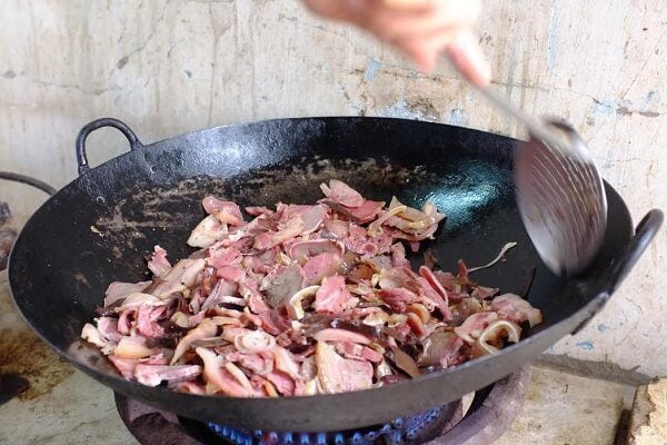 cach lam mon luoi bo xao dua ngon kho cuong Giadinhvietnam
