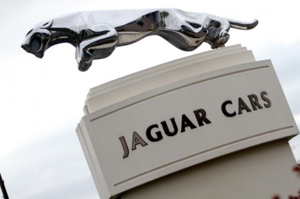 Jaguar-XJ-Production-at-Castle-Bromwich-1-e1305487048321