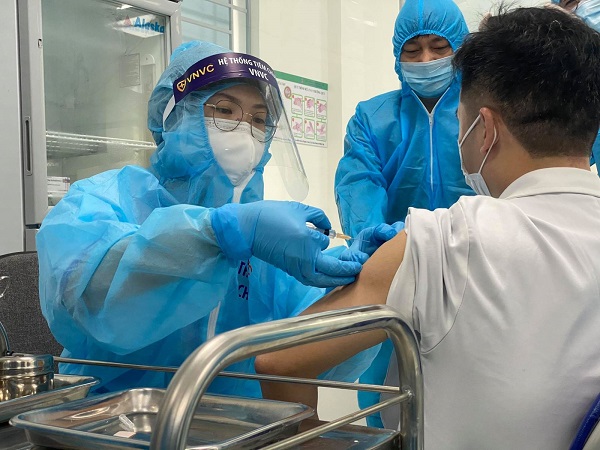 Ha Noi trien khai tiem phong vaccine covid-19  Giadinhvietnam