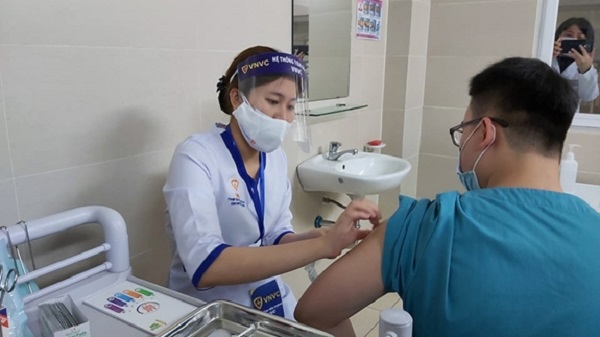 Hon 11 nghin nguoi duoc tiem vaccine phong covid-19 Giadinhvietnam