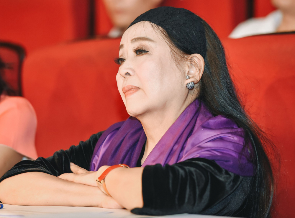 cuoc-song-chan-que-cua-nsnd-thu-hien-tuoi-70-ben-ong-xa-anh-hung-luc-luong-vu-trang-1