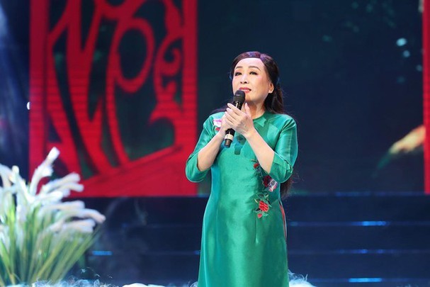 cuoc-song-chan-que-cua-nsnd-thu-hien-tuoi-70-ben-ong-xa-anh-hung-luc-luong-vu-trang