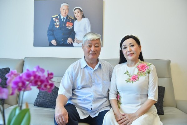 tuoi-70-cua-nsnd-thu-hien-ben-ong-xa-anh-hung-luc-luong-vu-trang