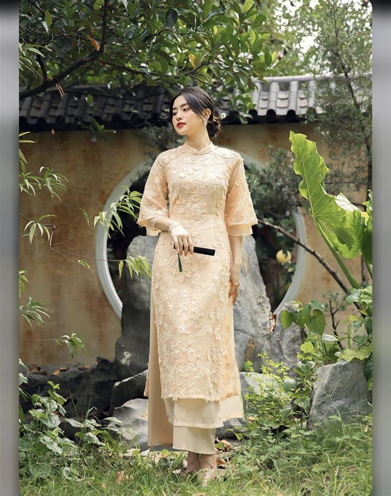 ao dai cach tam nen sam 2022 9