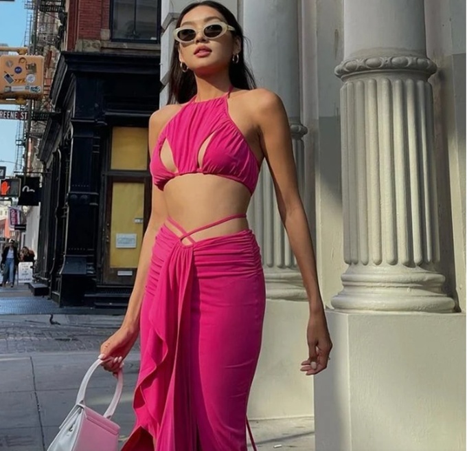 Á Hậu Thảo Nhi Lê khoe loạt outfit cắt xẻ bạo, đậm chất fashionista tại New York