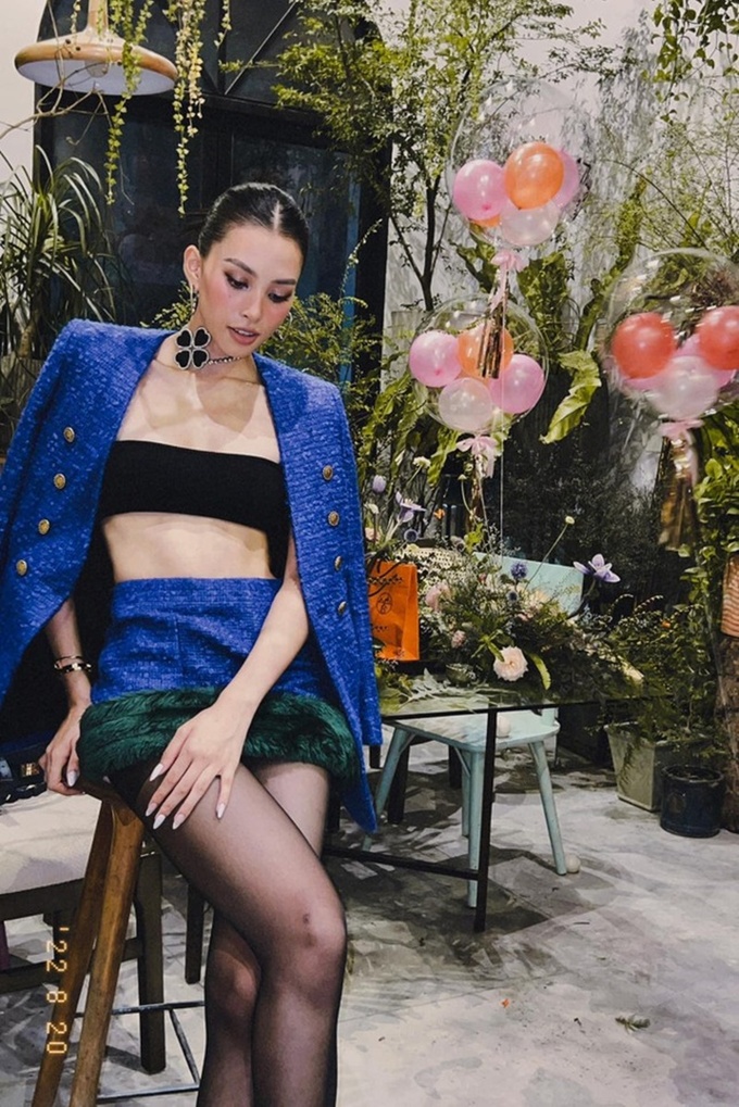Thời trang Sao Việt: Tiểu Vy diện mốt nội y sexy, Ninh Dương Lan Ngọc nóng bỏng với váy cu