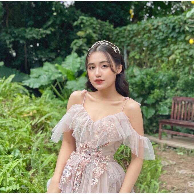 Hotgirl Hoà Bình ở Nóng cùng World Cup: Bé “hạt tiêu”, sinh viên Luật và thành tích “đáng gờm”