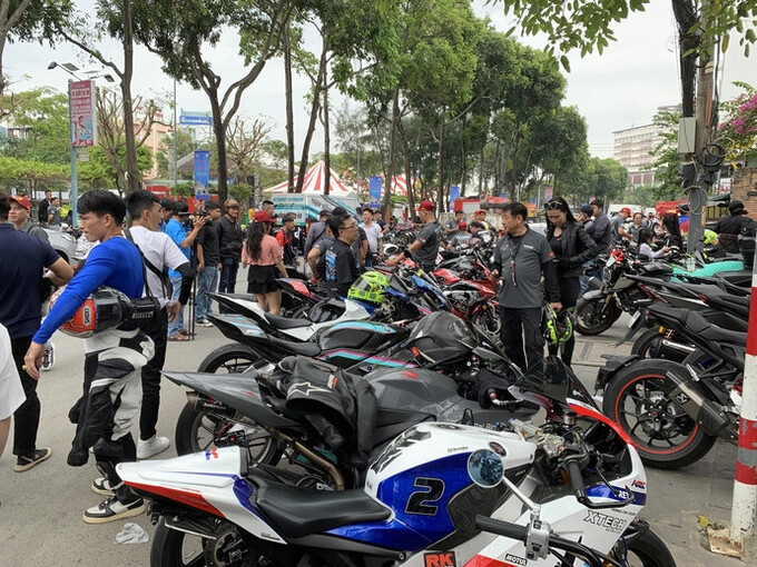 5dcd539b35caed94b4db