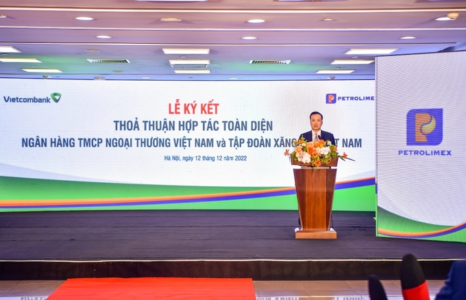 Vietcombank và Tập đoàn xăng dầu Việt Nam ký kết thỏa thuận hợp tác toàn diện      