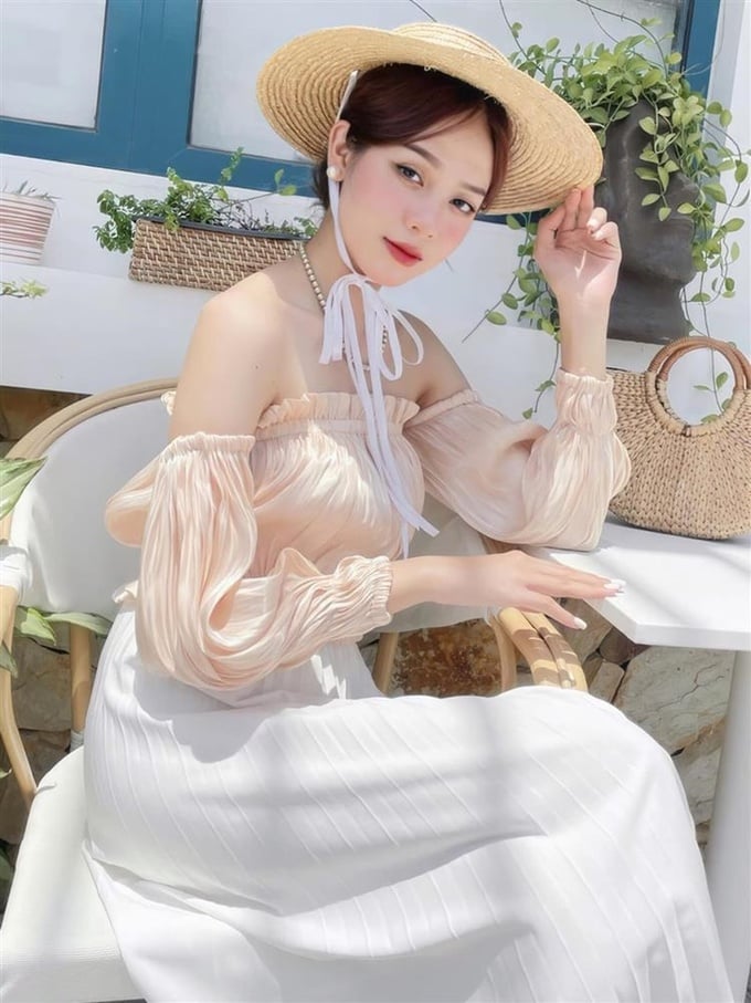 Gu thời trang đời thường ngọt ngào, nữ tính của Tân Hoa hậu Thanh Thủy
