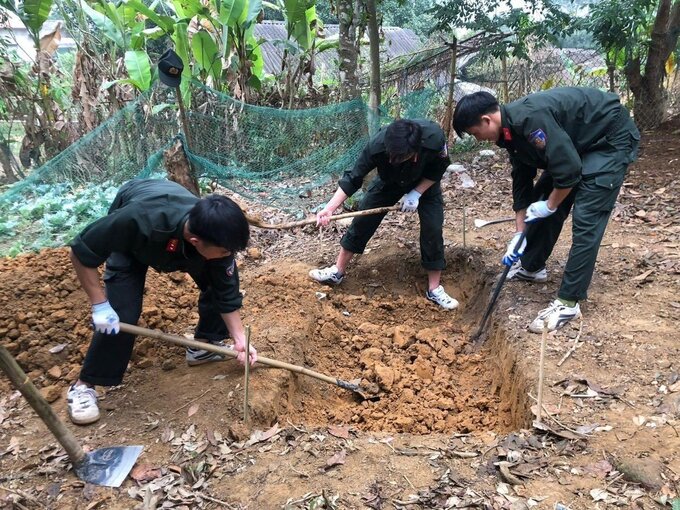 CSCĐ Tuyên Quang hành quân dã ngoại, giúp dân dựng nhà, làm đường