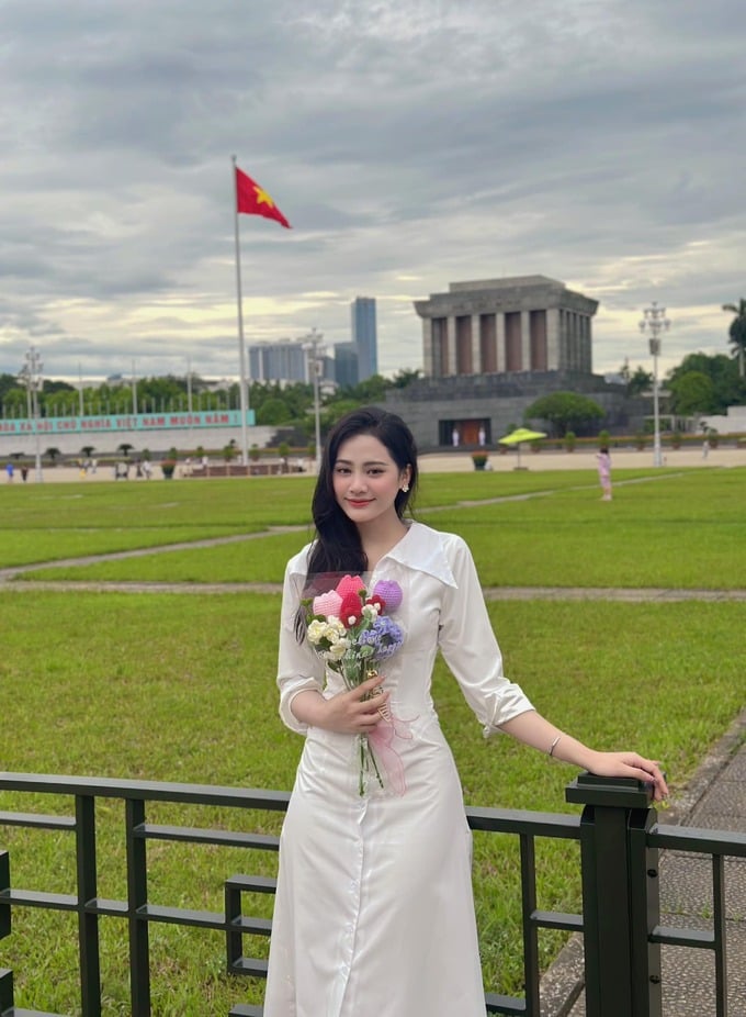 Cuộc sống của Hoa hậu Việt Nam duy nhất trả lại vương miện 4 tỷ đồng