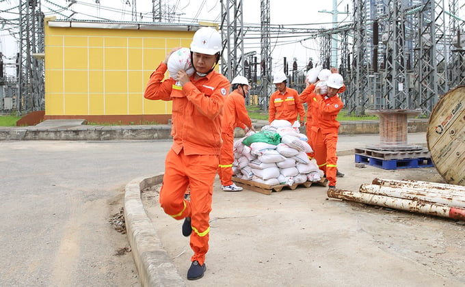 Chủ động phương án đảm bảo dòng điện trước tình trạng mưa lũ, sạt lở đất