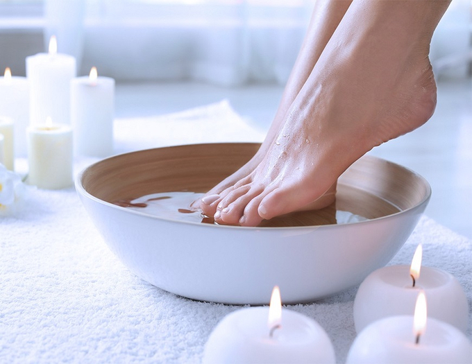 woman-soaking-feet-closeup