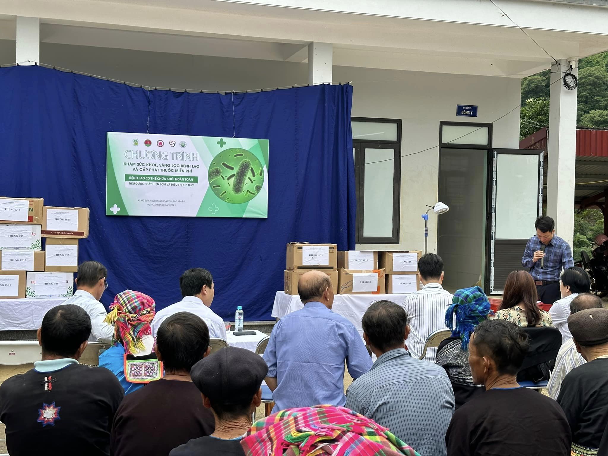 Khám sàng lọc, cấp thuốc miễn phí cho gần 200 người dân vùng lũ quét ở Yên Bái