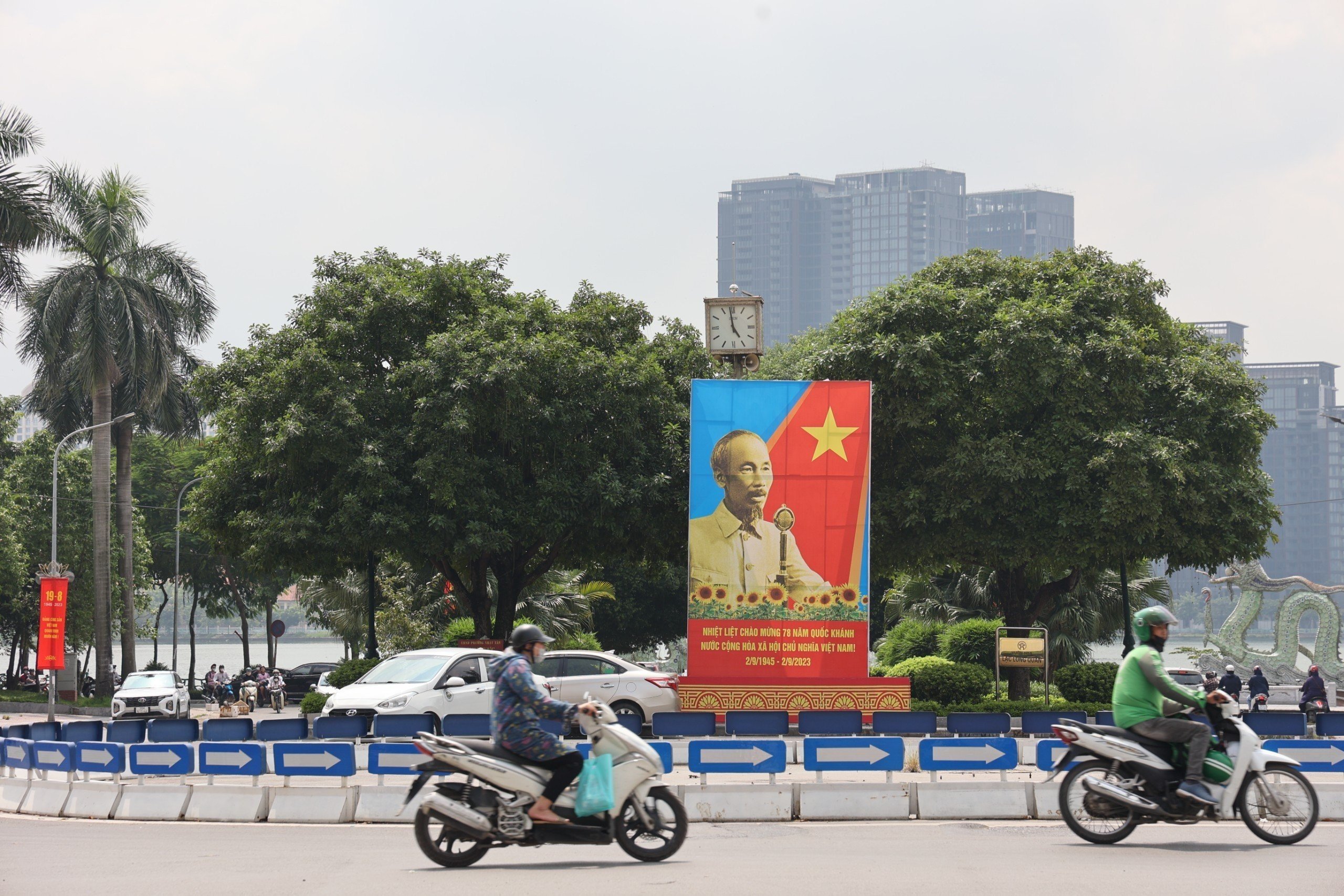Hà Nội rực rỡ cờ hoa chào mừng ngày quốc khánh