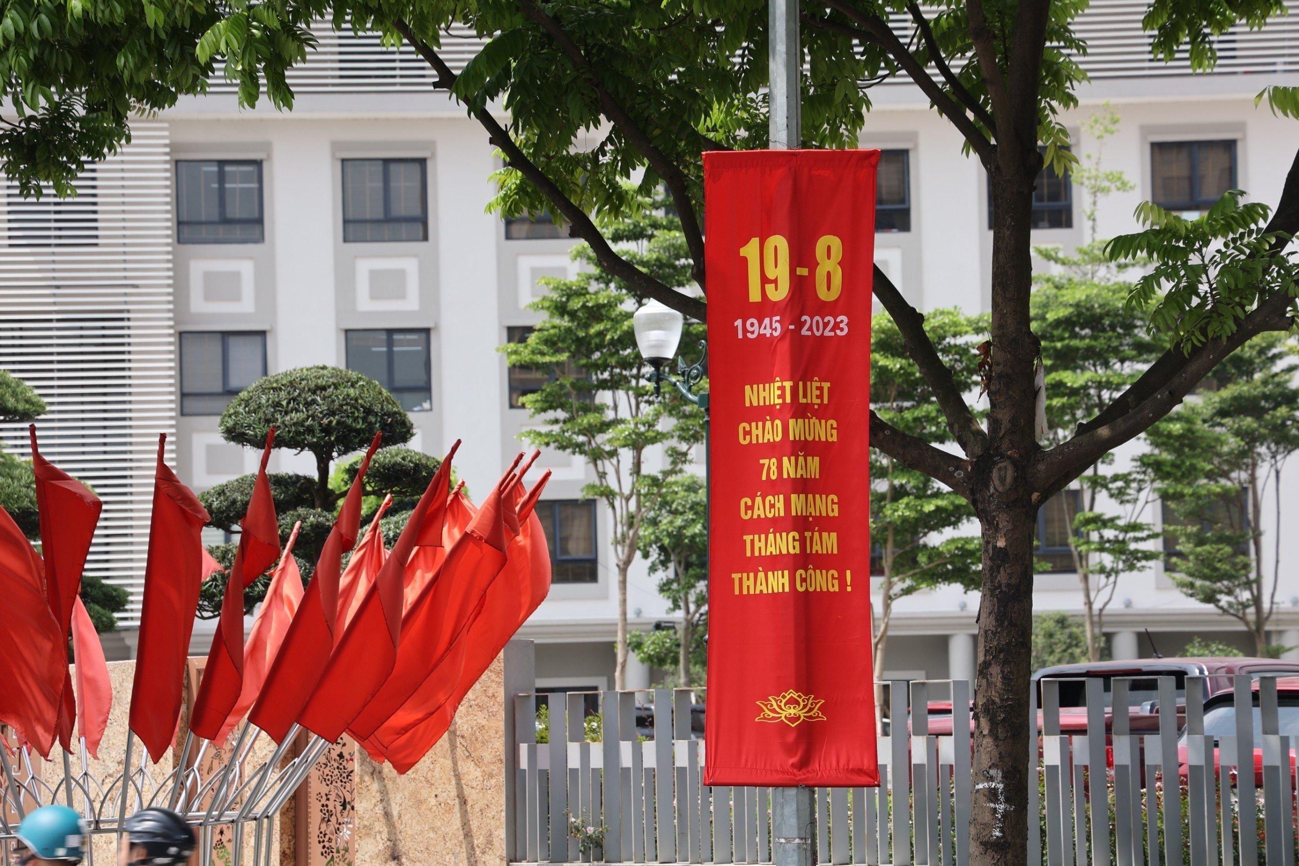 Hà Nội rực rỡ cờ hoa chào mừng ngày quốc khánh