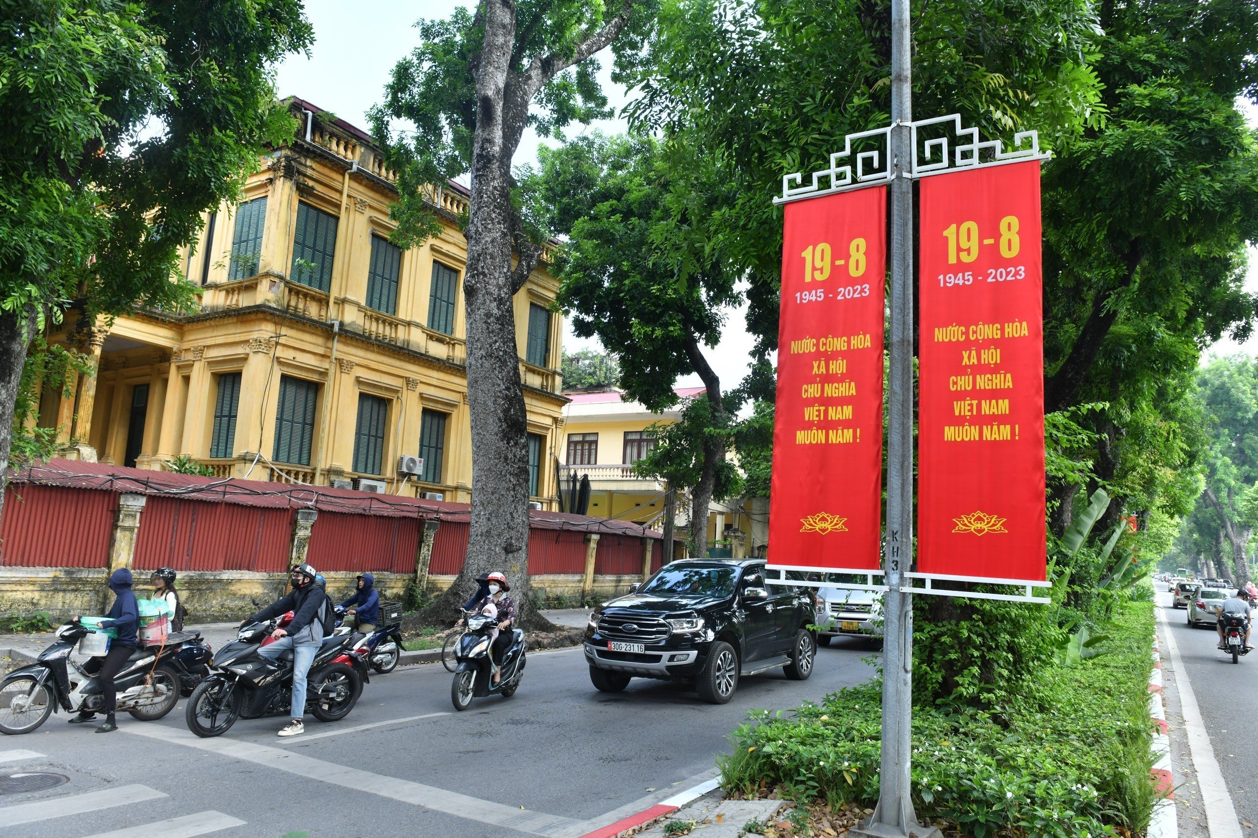 Hà Nội rực rỡ cờ hoa chào mừng ngày quốc khánh