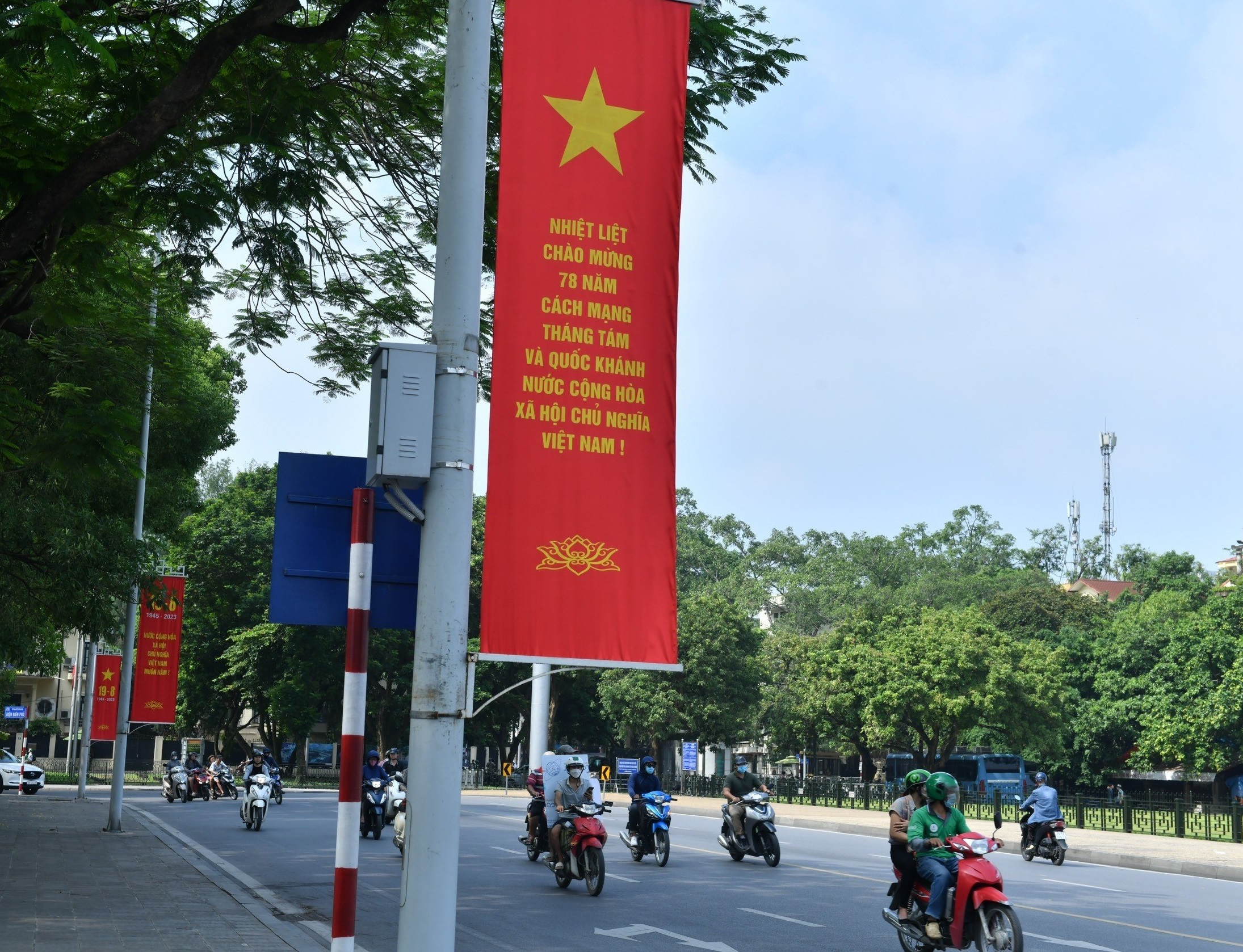 Hà Nội rực rỡ cờ hoa chào mừng ngày quốc khánh