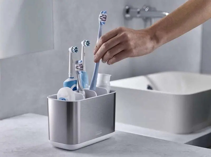 “Rước bệnh” vì thói quen để bàn chải đánh răng trong phòng tắm