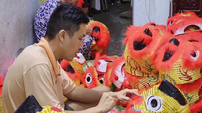 Làm đầu lân thu trăm triệu dịp Tết Trung thu