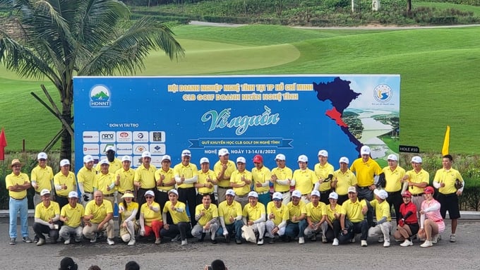 Giải golf Về Nguồn 2023 tặng 700 triệu đồng cho 14 điểm trường khó khăn