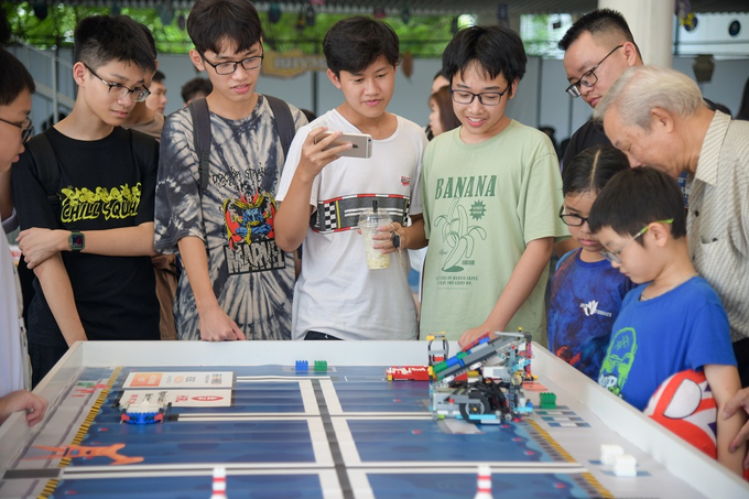 Khám phá khoa học diệu kỳ cùng các Amsers
