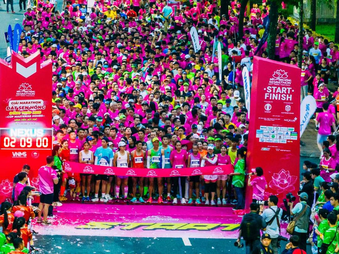 Hình ảnh ấn tượng tại Giải Marathon Đất Sen hồng Đồng Tháp 2023