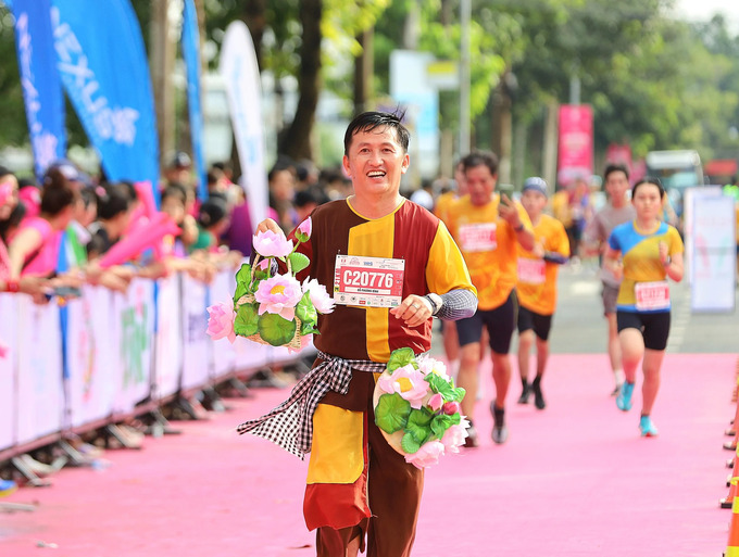 Hình ảnh ấn tượng tại Giải Marathon Đất Sen hồng Đồng Tháp 2023