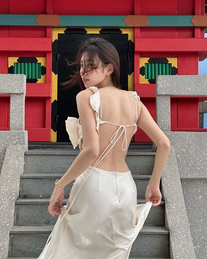 Hoa hậu Thuỳ Tiên tiết lộ phương pháp giảm cân an toàn, từ 60 đến thân hình hiện tại