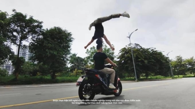 Sao Việt biểu diễn trên mô tô: Ngọc Trinh bị bắt, Quốc Cơ