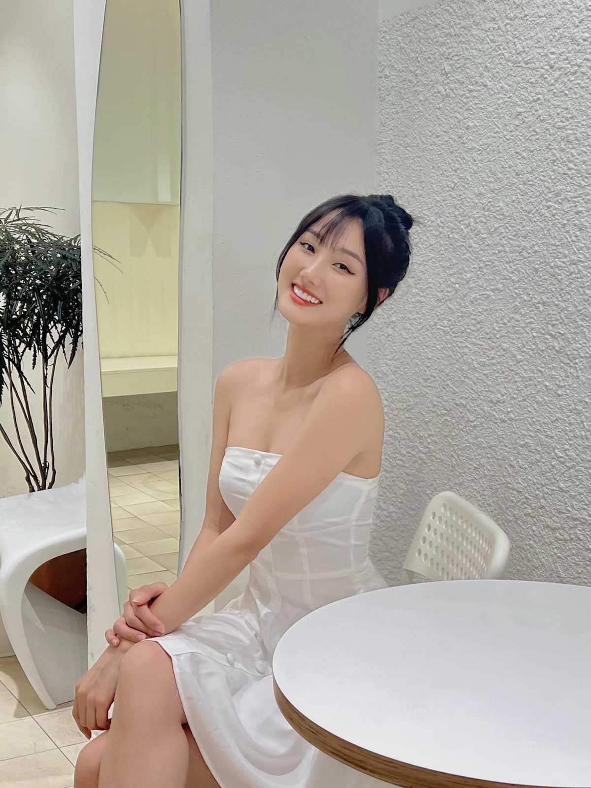 Hoàng Khánh Ly: Từ hotgirl trường Giao thông Vận tải đến nữ diễn viên chục triệu view