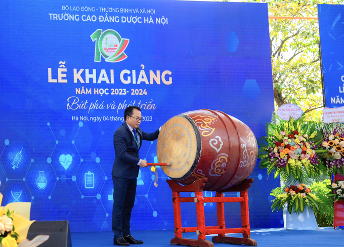 Trường Cao đẳng Dược Hà Nội khai giảng năm học mới, đón chào hơn 600 tân sinh viên