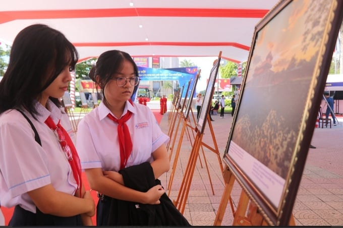 200 bức ảnh tham gia triển lãm tại ngày hội thắm tình hữu nghị đặc biệt Việt Nam