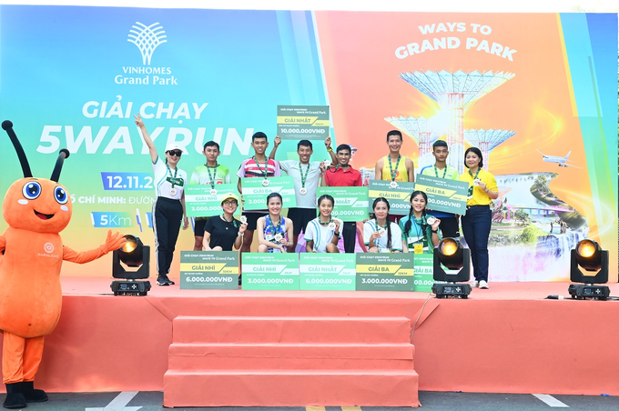 Hàng nghìn runners chinh phục đường chạy 5Way Run