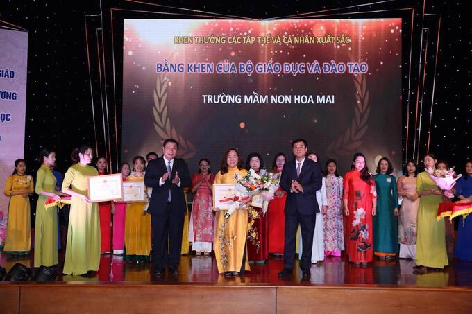 Trường mầm non Hoa Mai – Hà Nội tổ chức lễ kỷ niệm ngày Nhà giáo Việt Nam