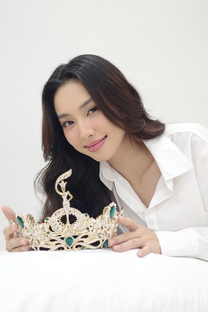 Thuỳ Tiên: “Vương miện Hoa hậu Hoà Bình giúp tôi đến nhiều nơi, được gặp nhiều người”