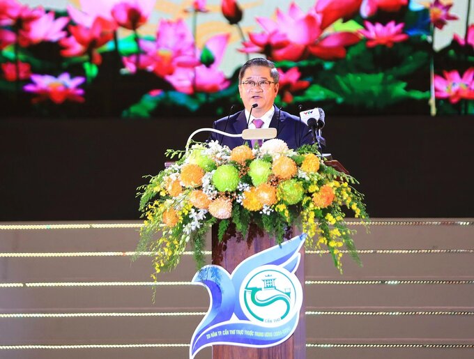 Ảnh: Lễ kỷ niệm 20 năm thành lập TP. Cần Thơ trực thuộc Trung ương