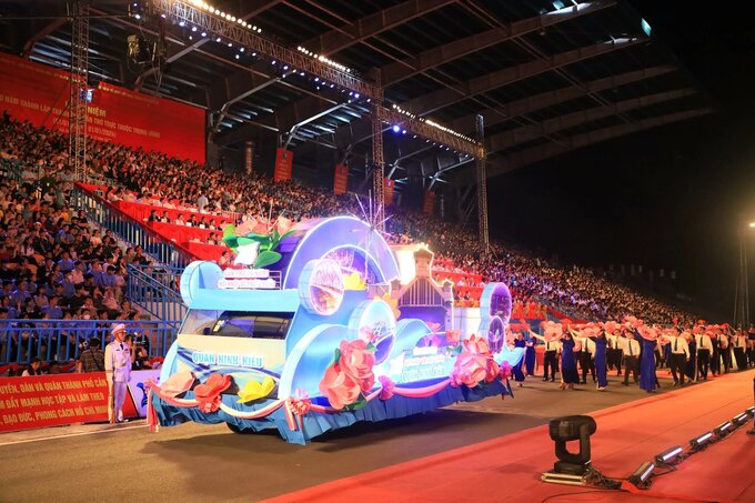 Ảnh: Lễ kỷ niệm 20 năm thành lập TP. Cần Thơ trực thuộc Trung ương