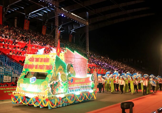 Ảnh: Lễ kỷ niệm 20 năm thành lập TP. Cần Thơ trực thuộc Trung ương