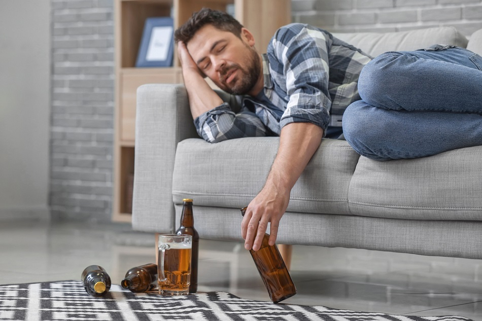 3 sai lầm khi uống rượu bia làm nhân đôi tác hại