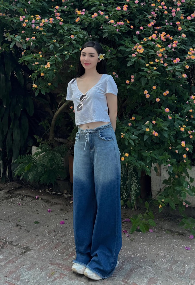 Kiểu quần ống rộng trẻ trung, năng động chiếm sóng thị trường thời trang Việt
