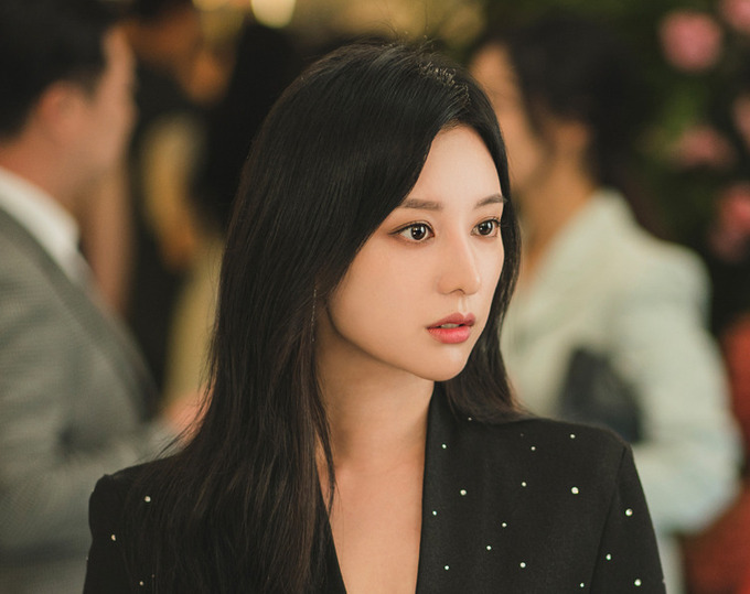 4 cách giữ làn da căng bóng, vẻ ngoài trẻ trung của nữ hoàng nước mắt Kim Ji Won