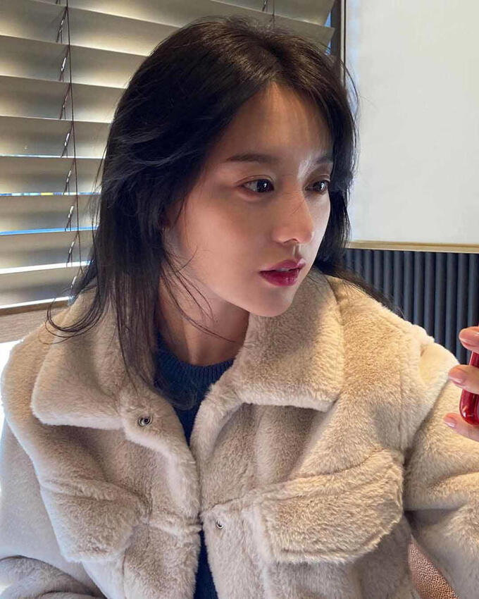Kim Ji Wo 23